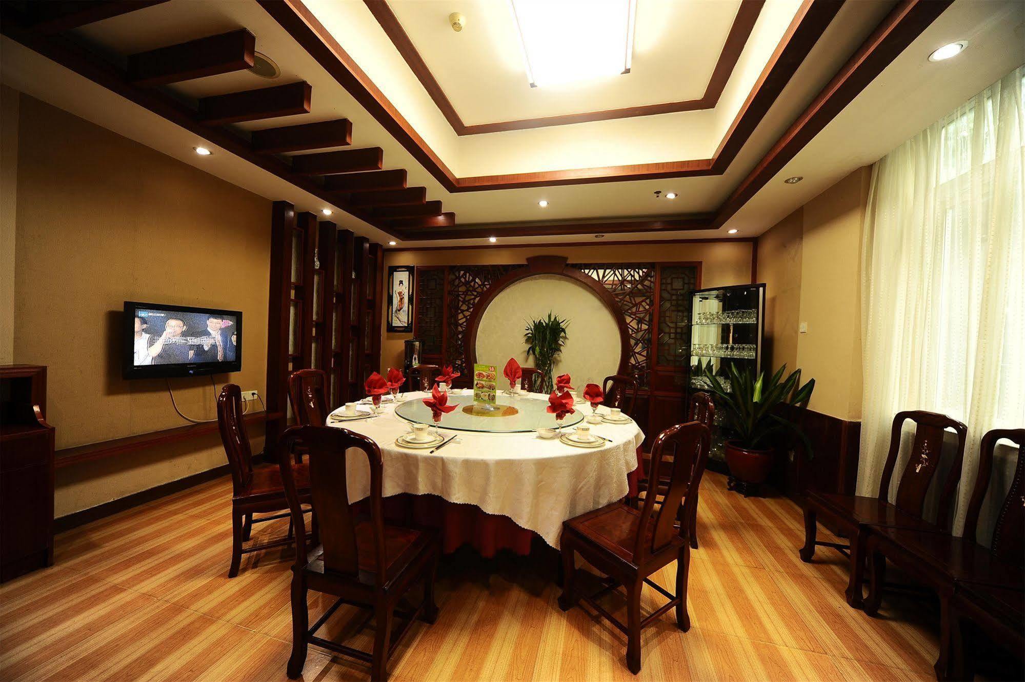 Guangzhou Junshan Hotel - Shuttle Bus For Canton Fair Экстерьер фото