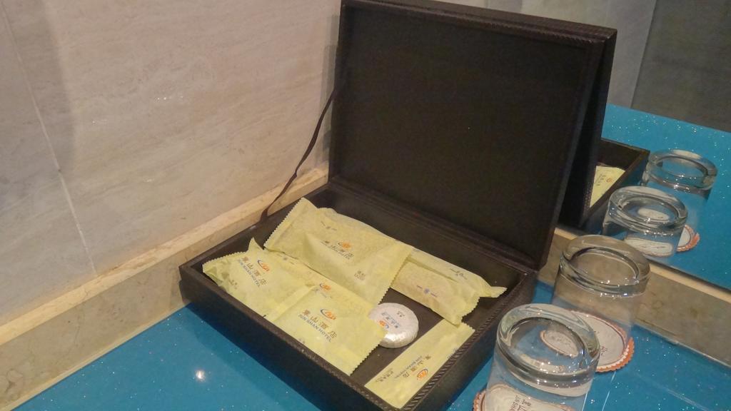 Guangzhou Junshan Hotel - Shuttle Bus For Canton Fair Экстерьер фото